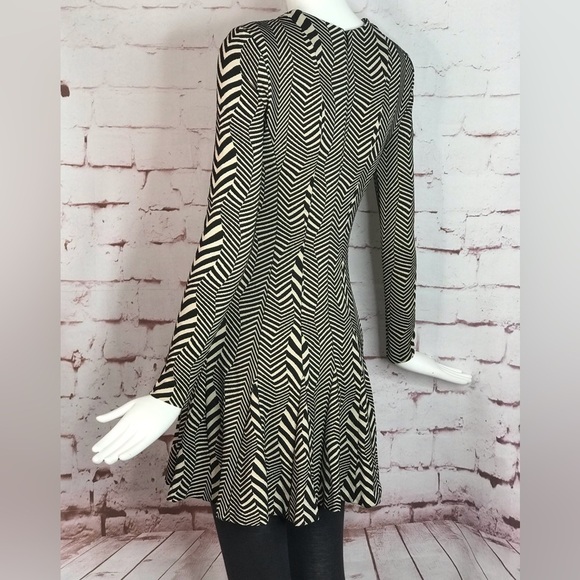 NICOLE MILLER Atelier Chevron Cream & Black Knit A-Line Skater Dress Petite - Picture 4 of 15